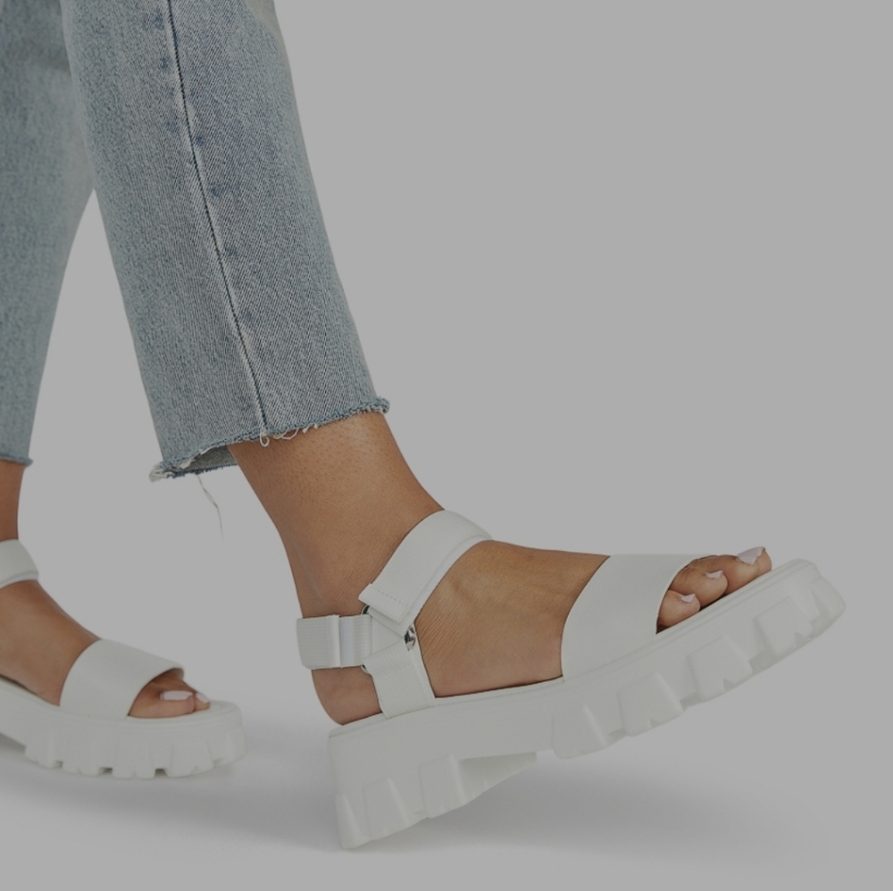 White size 8 sandals
